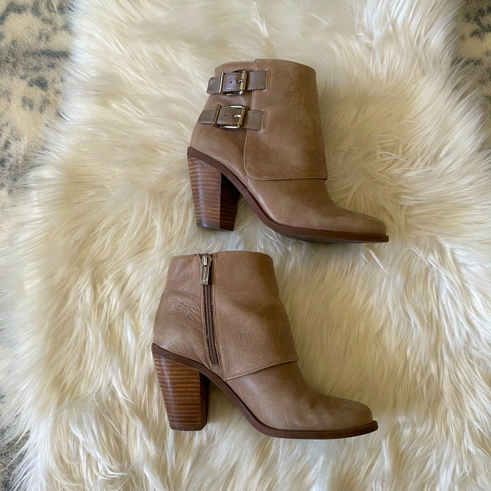 Jessica Simpson Cainn Taupe Ankle Boots Size 6